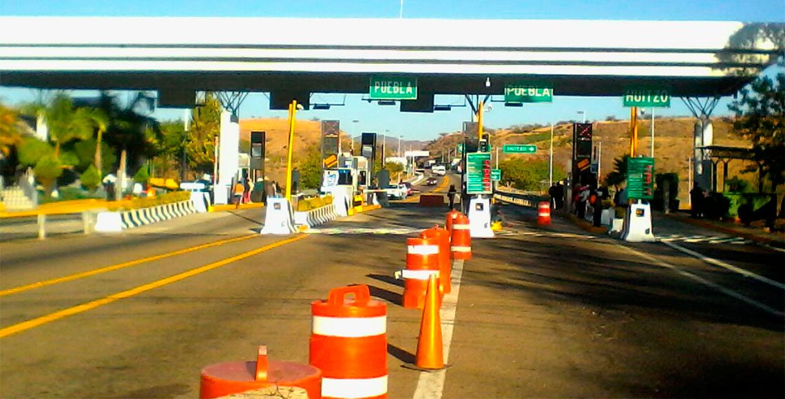 Toman Caseta De Peaje En Oaxaca