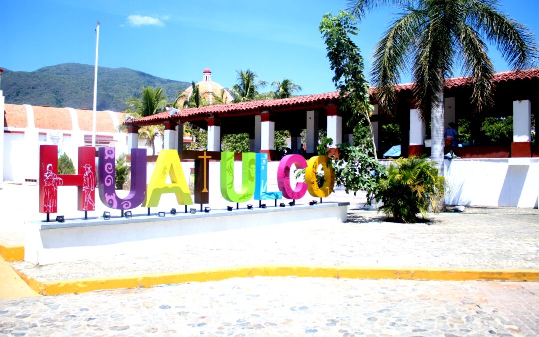 Santa María Huatulco una cabecera municipal que conserva su esencia y su historia y Julio Cárdenas Ortega.