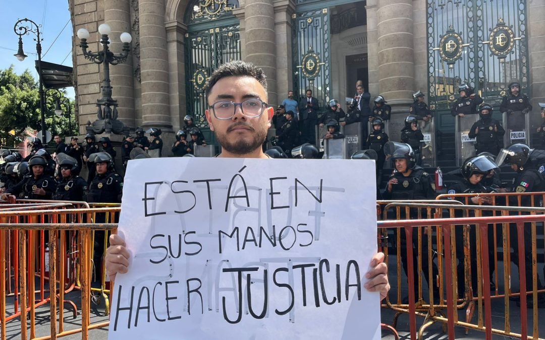 Activistas de la comunidad Trans se manifestó afuera del Congreso de la Ciudad de México