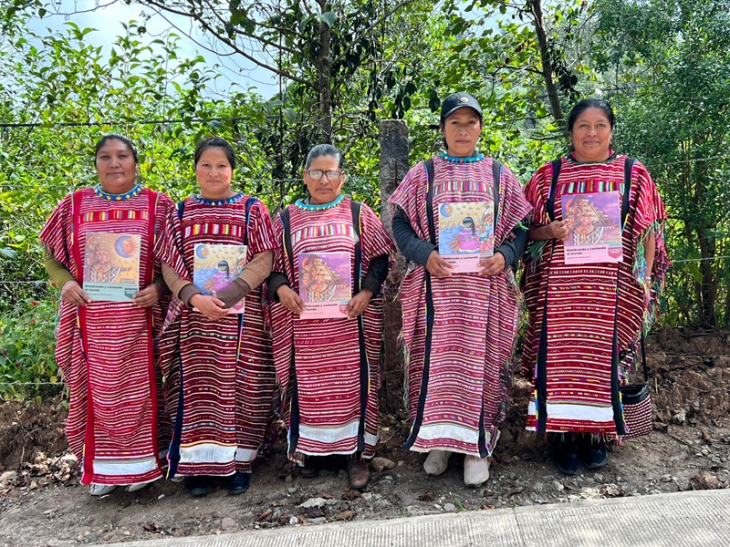 Atiende IEEA Oaxaca a población indígena que no sabe leer ni escribir